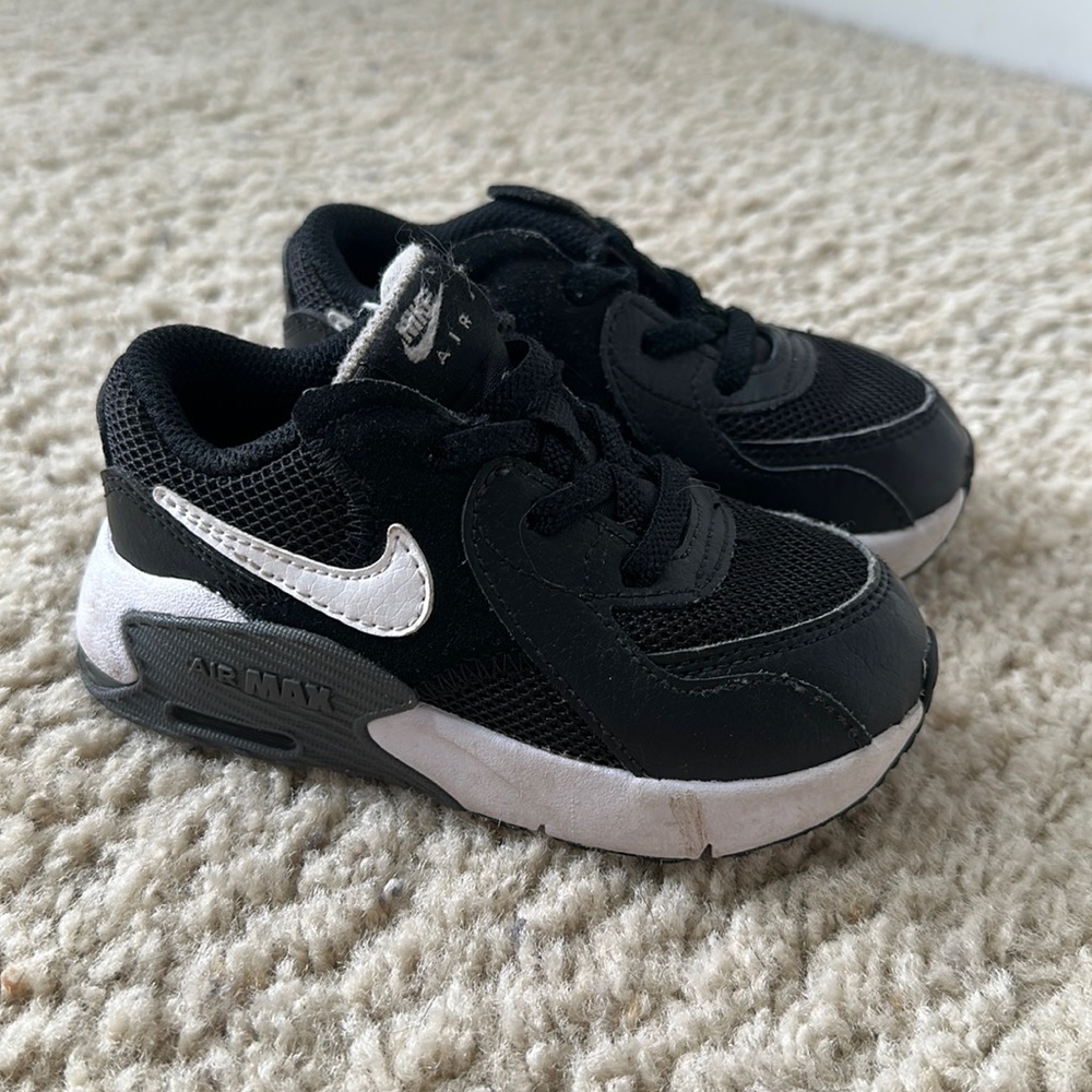 Kids Nike air max toddler size 7 great condition